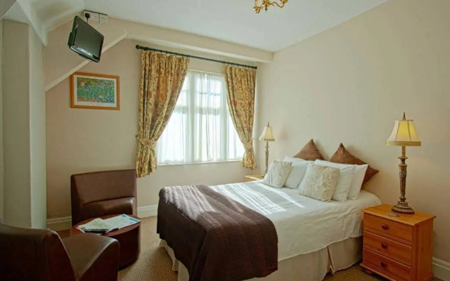 Monties Guest House