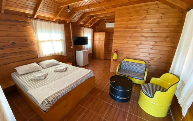 Demre Sahildeki Ev Bungalov