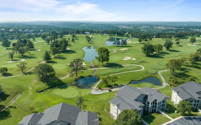 Take A Holiday 2 Bedroom Condo by RedAwning