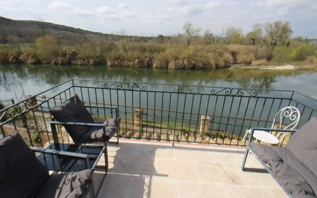 Scenic Villa With View of the Gardon River