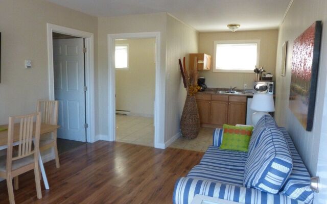 Oasis by the Bay Vacation Suites