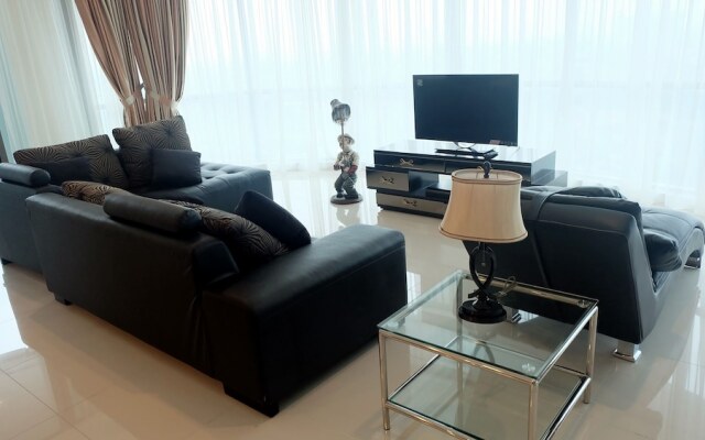 Luxury Spacious St Moritz Presidential Puri