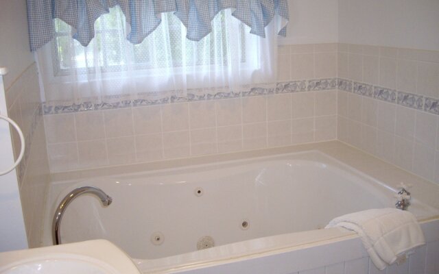 Isaiah Jones Homestead Bed & Breakfast