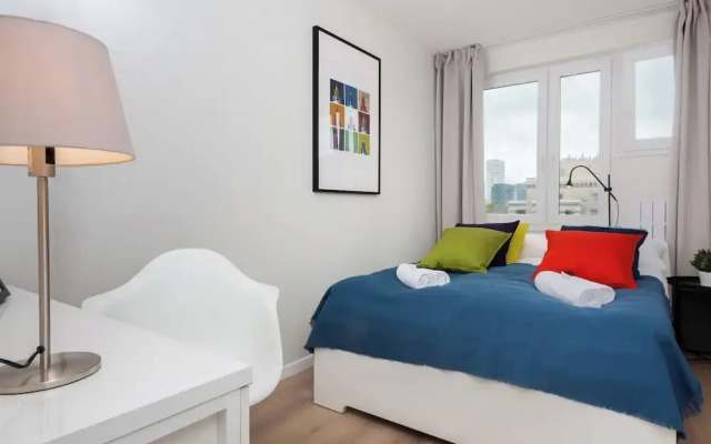 Warsaw City Center Apartment by Renters