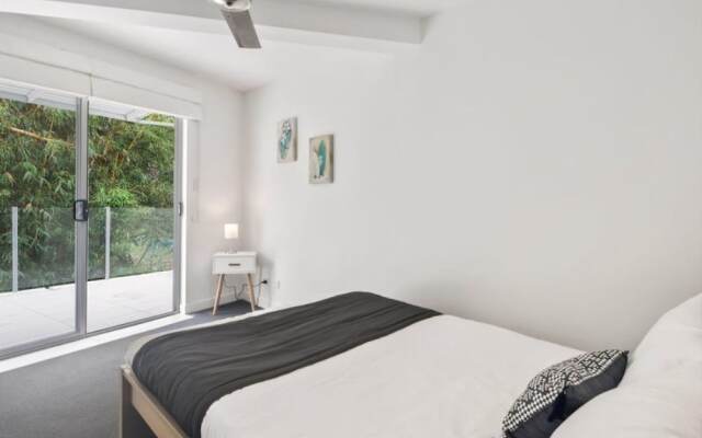 Luxury Townhouse 250m to the Beach