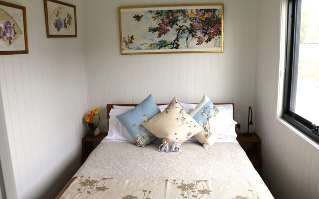 The Pink Lake Tiny House - 'peony'