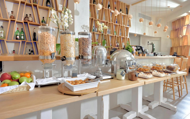 Petinos Beach Hotel