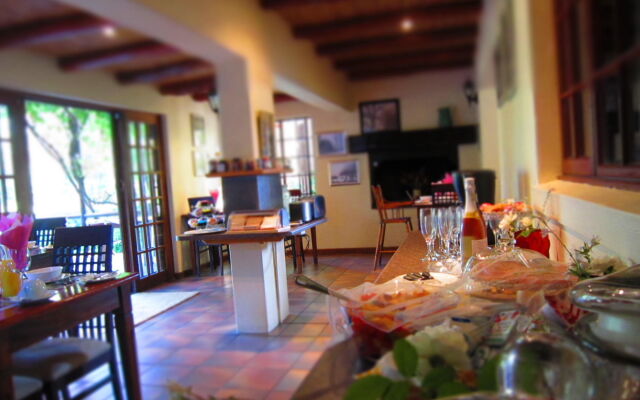 Aan de Oever Guesthouse