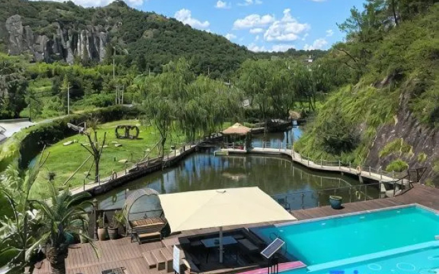 DI HU YUE SHE light luxury hotel