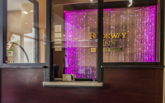 Rodeway Inn Bronx Zoo