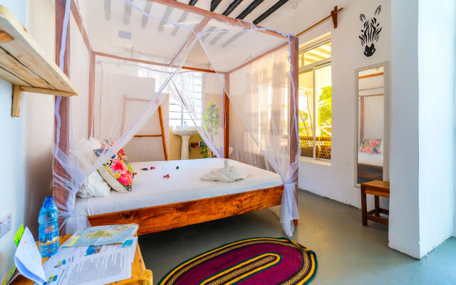 African Paradise Beach Hotel