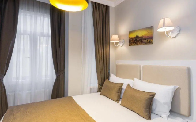 The Little House Hostel