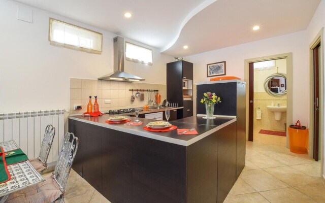 Stunning Apartment in Bari With 3 Bedrooms and Wifi