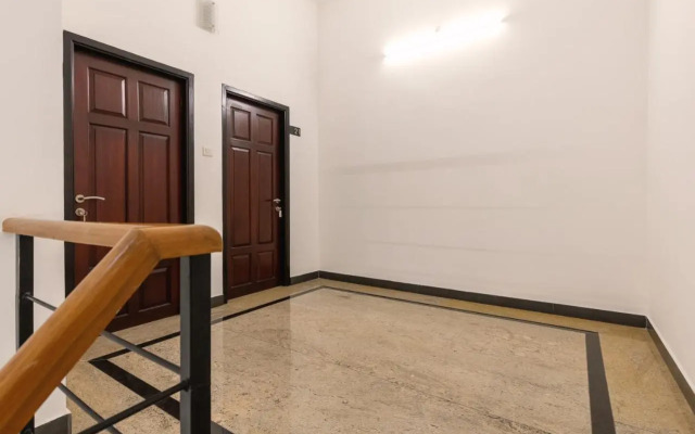 Hotel Paramount Suites & Service Apartments