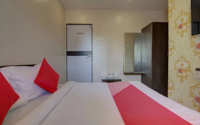 Log Inn Plaza By OYO Rooms