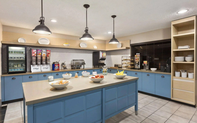 Country Inn & Suites by Radisson, Dahlgren-King George, VA