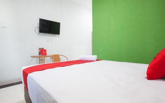 RedDoorz Syariah near DBL Arena 2