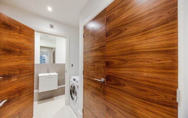 Palace Wharf Apartments