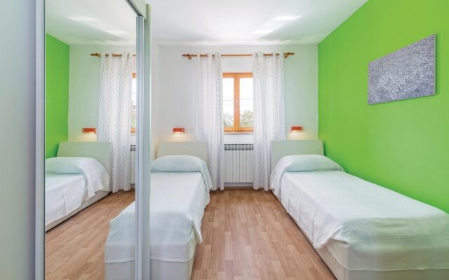 Amazing Home in Labin with WiFi, 7 Bedrooms & Hot Tub