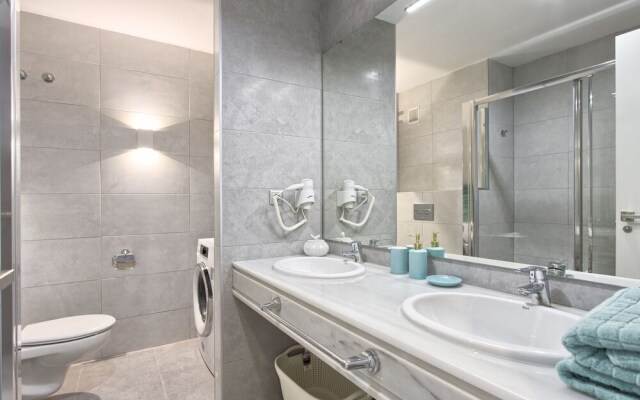 Banus Beach Studio