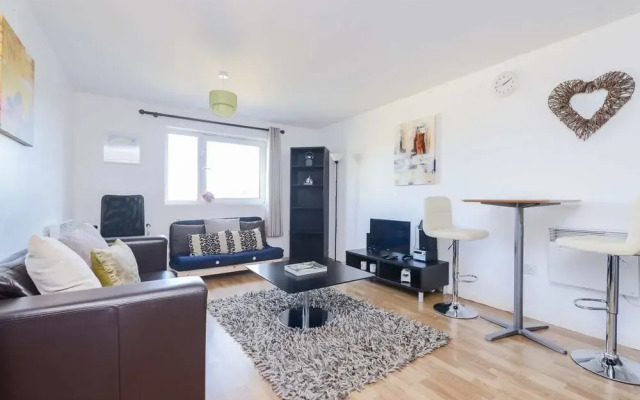 Roffey Apartment