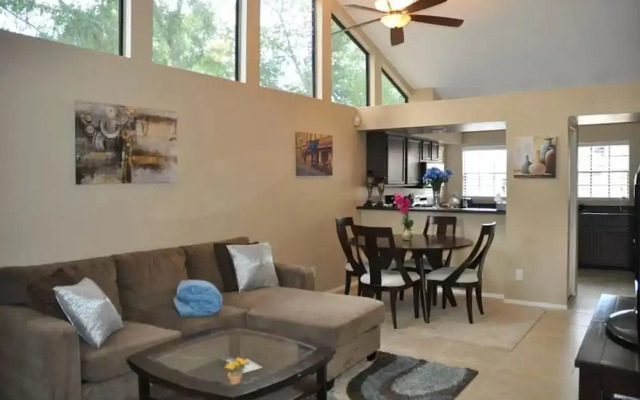 Charming 2BR-2BA by BlueBarrelHomes