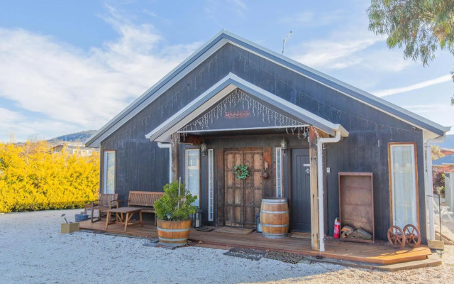 Oak & Barrel / 7 Twynam Street