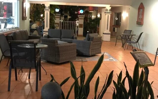 Island House Hotel