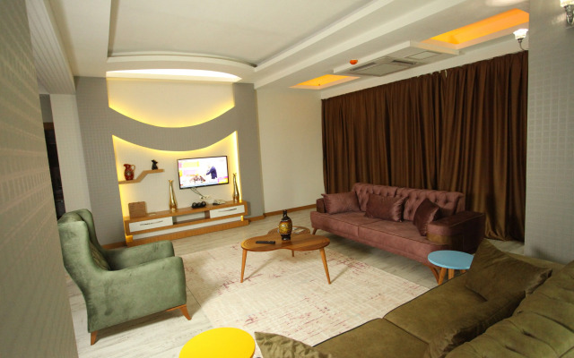 The City Walls Suit Hotel