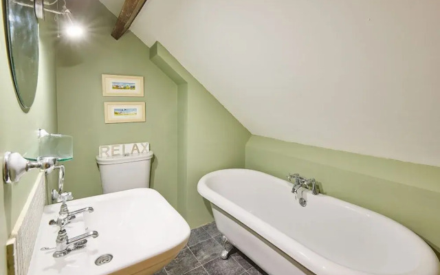 Host Stay Granary Barn