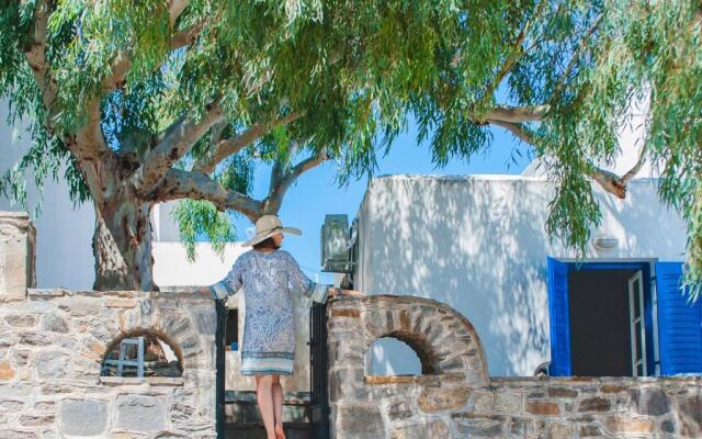 Blue & White: An Absolute Aegean dream house