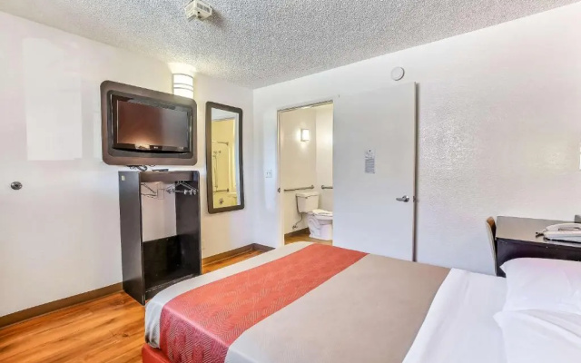 Motel 6 Oakland Airport