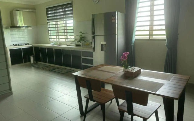 Vistana Indah Homestay