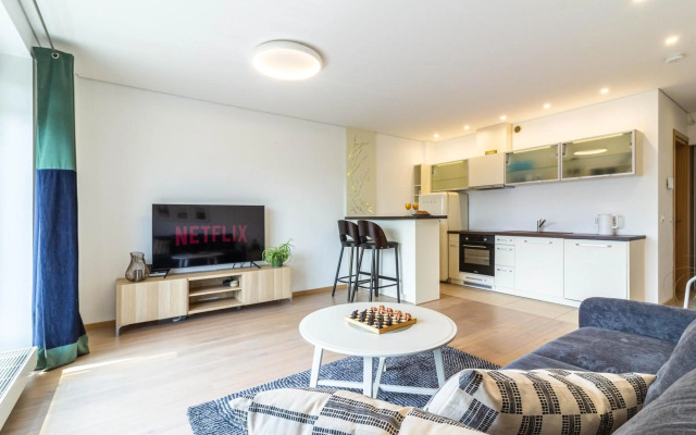 Center Apt, Covered Parking, Balcony, By Cohost