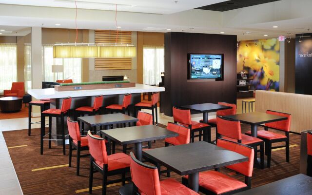 Courtyard by Marriott Houston Hobby Airport