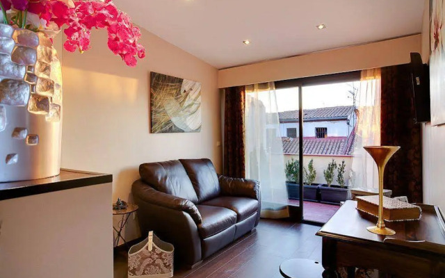 THC Tirso Molina Hostel