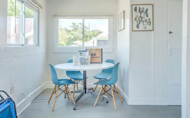 Bungalow 7 - 2br, Waterfront