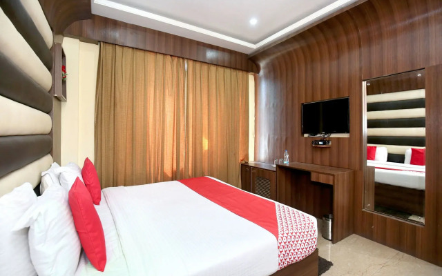 OYO 5710 The Majestic Crown Hotel