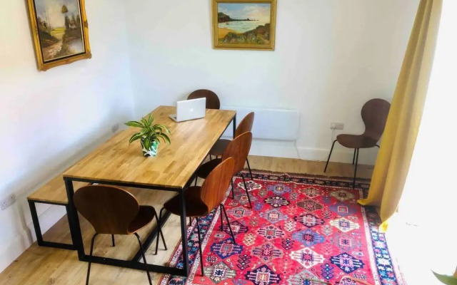 Inviting 5-bed House in Eastbourne