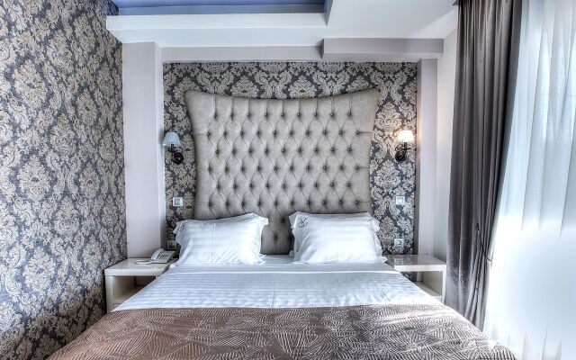 Alpha Luxury Suites