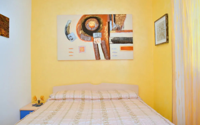 Three-bedroom Apartment Very Close to the Beach