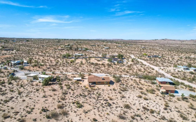 Western Oasis Corral