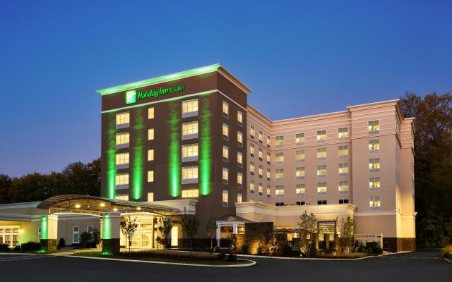 Holiday Inn & Suites Philadelphia W - Drexel Hill, an IHG Hotel