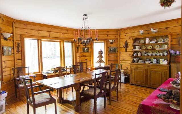 Honey Maple Grove BnB