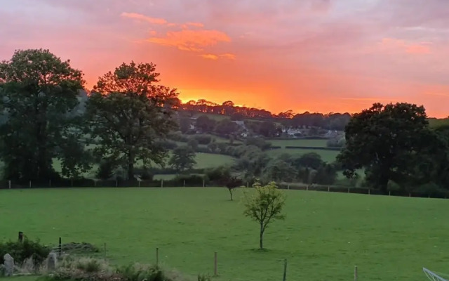 Stunning 6-bed House With Huge Garden on Dartmoor
