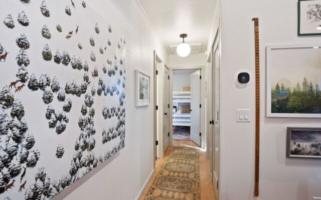 Pino Point Steps to Tahoe Beaches