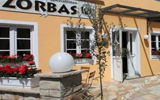 Hotel - Restaurant ZORBAS