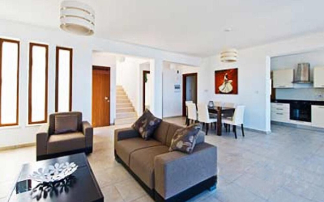 Sea Cliff Villa, 4 Beds, Sleeps 2- 8, Free Wifi,