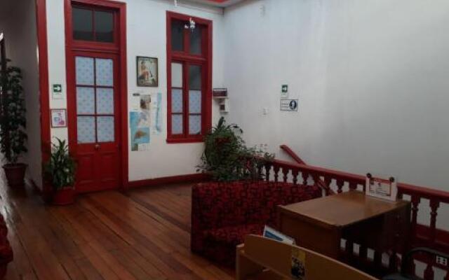 Hostal Retro House