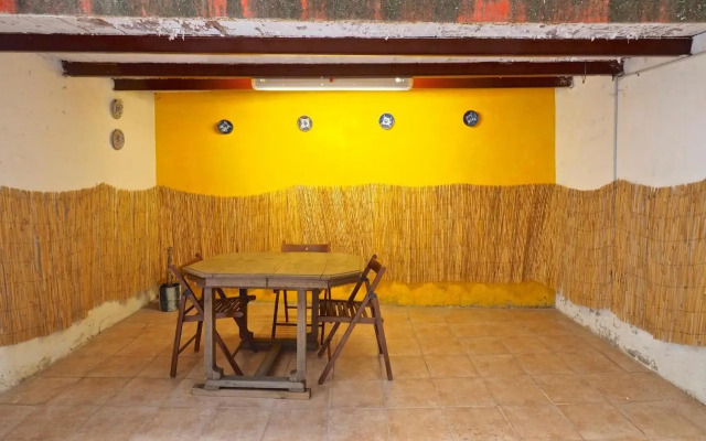 Parallel-Patio
